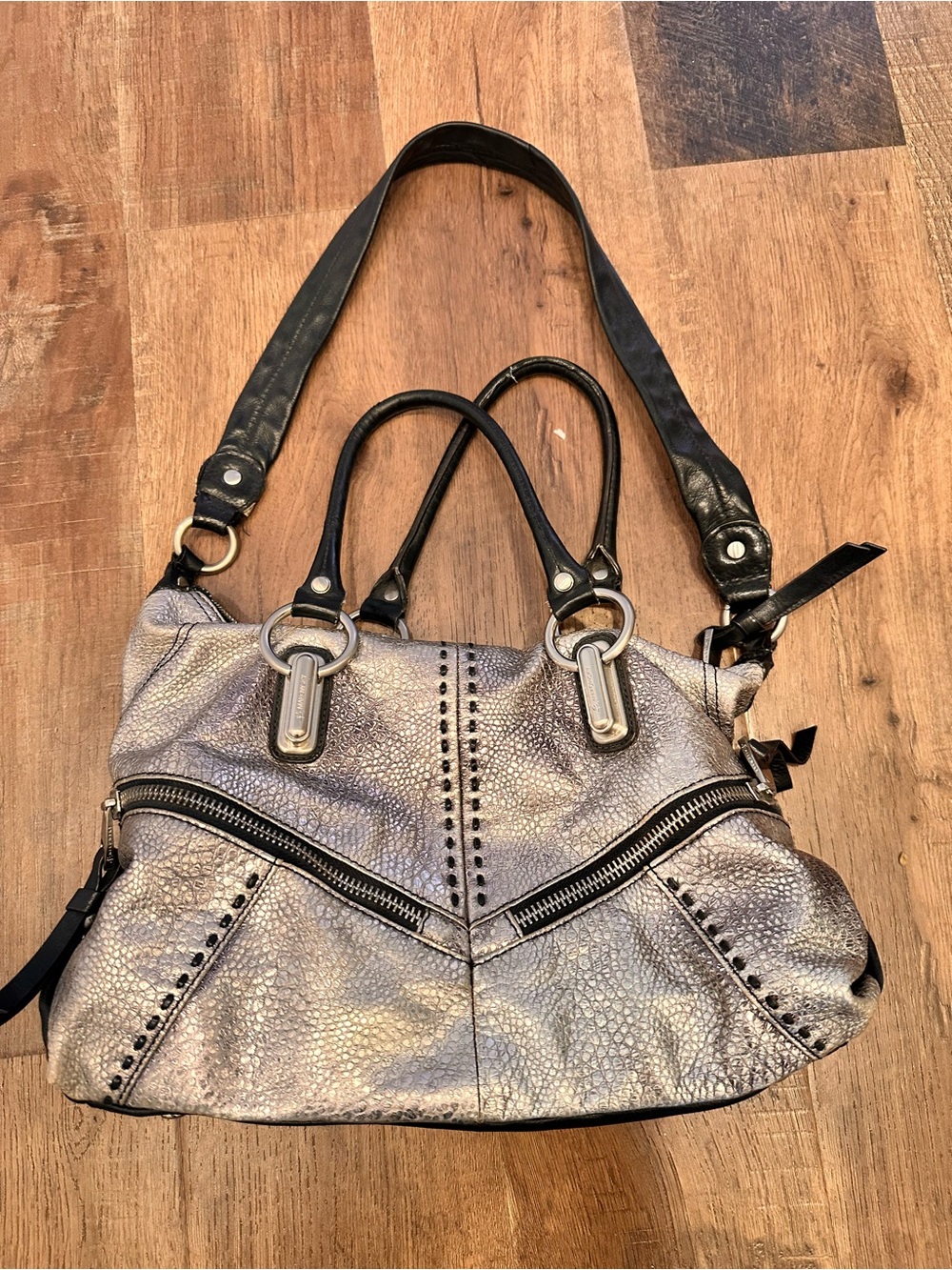 B Makowski silver Textured Metallic bag with leapard print lining